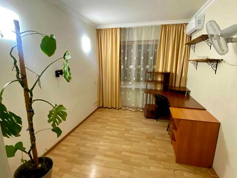 квартира за адресою Анни Ахматової вул., 43