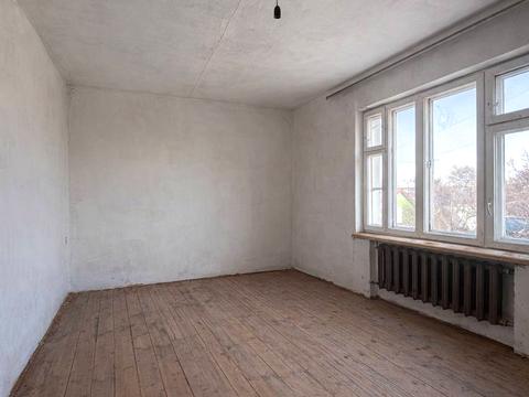 будинок за адресою Сухомлинського