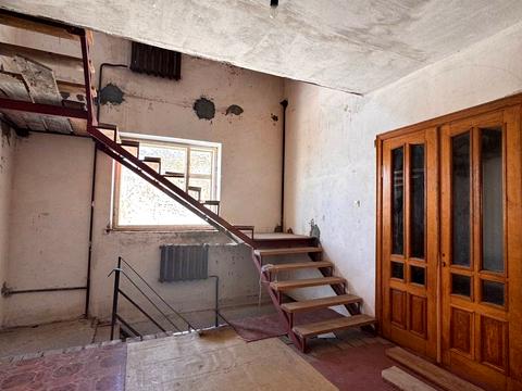 будинок за адресою Сухомлинського