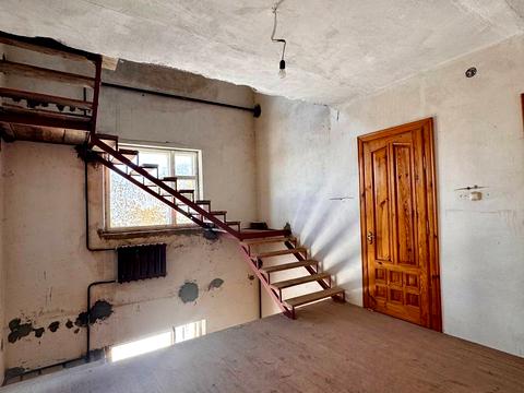 будинок за адресою Сухомлинського