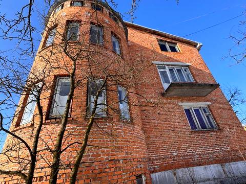 будинок за адресою Сухомлинського