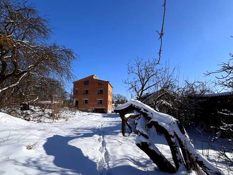 будинок за адресою Сухомлинського