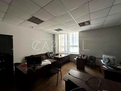 комерційна за адресою Кудрявський узвіз, 7