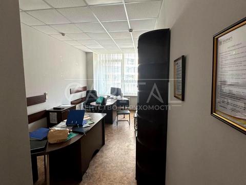 комерційна за адресою Кудрявський узвіз, 7