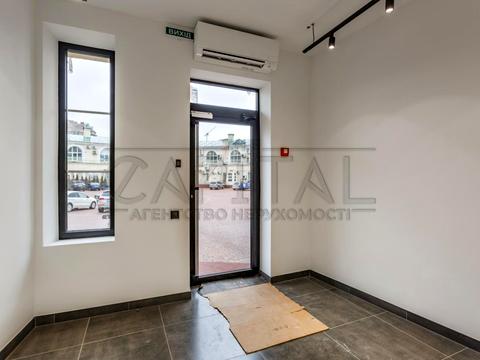 коммерческая по адресу вул. Коновальця Євгена, 44