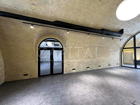 коммерческая по адресу вул. Коновальця Євгена, 44