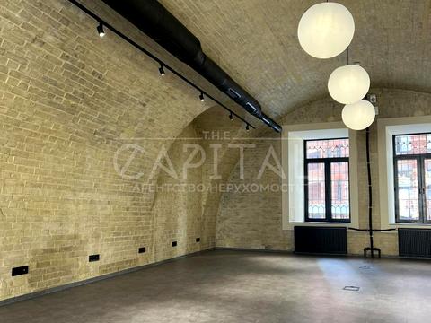 коммерческая по адресу вул. Коновальця Євгена, 44