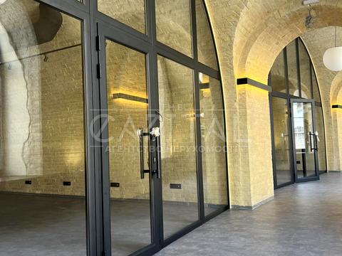 коммерческая по адресу вул. Коновальця Євгена, 44