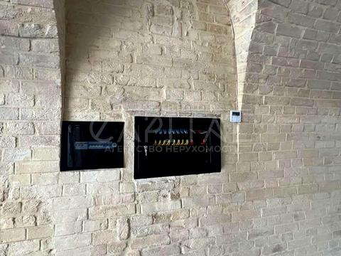 коммерческая по адресу вул. Коновальця Євгена, 44