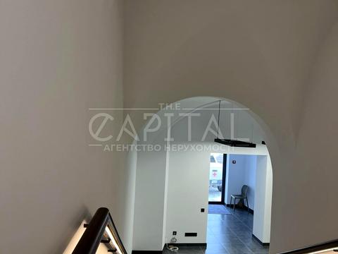 коммерческая по адресу вул. Коновальця Євгена, 44