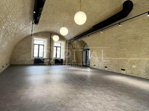 коммерческая по адресу вул. Коновальця Євгена, 44