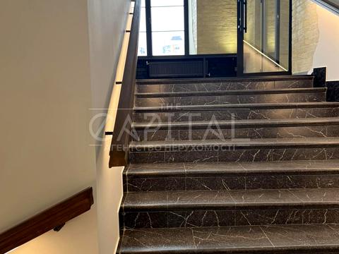 коммерческая по адресу вул. Коновальця Євгена, 44