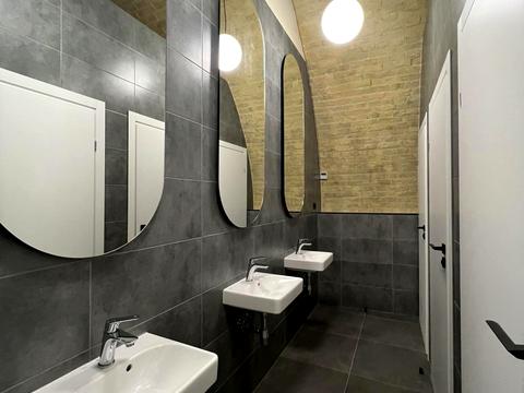 коммерческая по адресу вул. Коновальця Євгена, 44