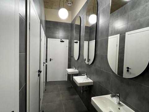 коммерческая по адресу вул. Коновальця Євгена, 44