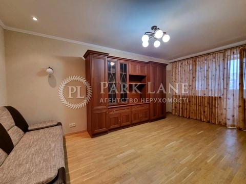 квартира за адресою Анни Ахматової вул., 3