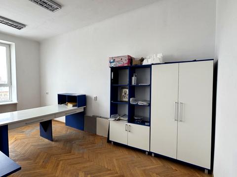 комерційна за адресою Незалежності вул., 63