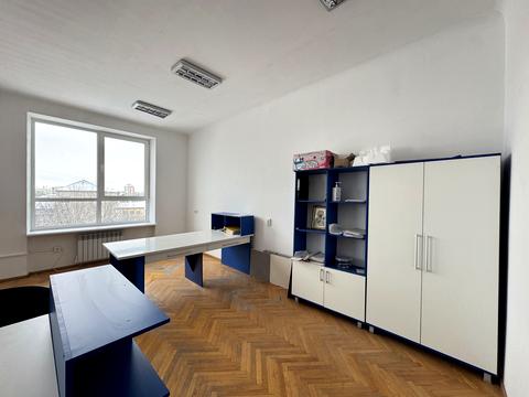 комерційна за адресою Незалежності вул., 63