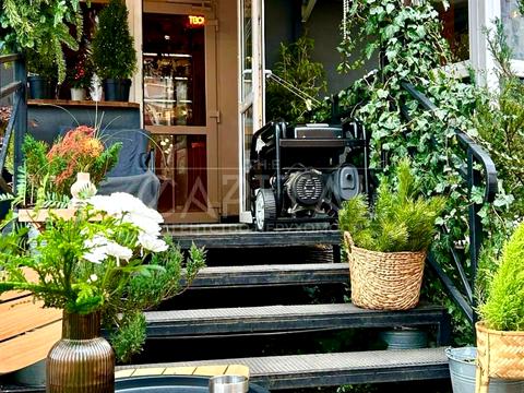 комерційна за адресою Драгоманова вул., 2-А