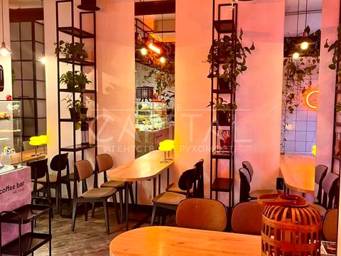 комерційна за адресою Драгоманова вул., 2-А