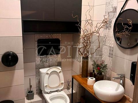 комерційна за адресою Драгоманова вул., 2-А