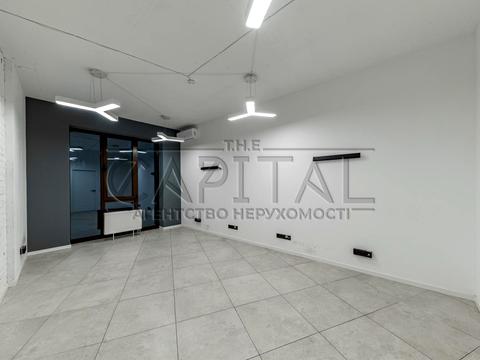 комерційна за адресою Василя Тютюнника вул. (Анрі Барбюса), 28-А