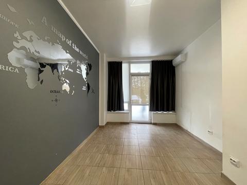 комерційна за адресою Садова вул., 6