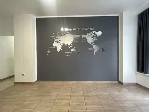 комерційна за адресою Садова вул., 6