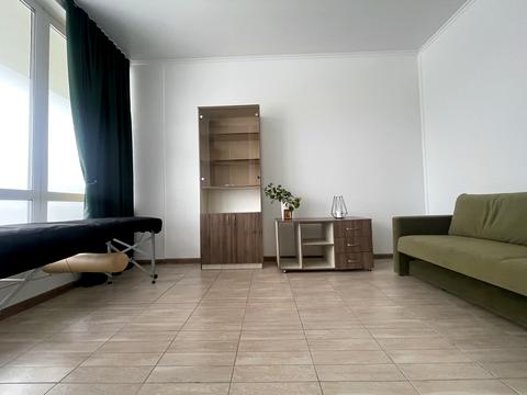 комерційна за адресою Садова вул., 6