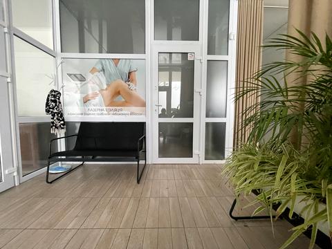 комерційна за адресою Садова вул., 6