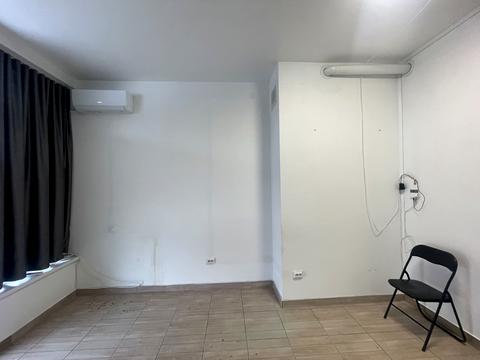 комерційна за адресою Садова вул., 6