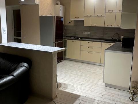 квартира за адресою Героїв Небесної Сотні просп., 18/8