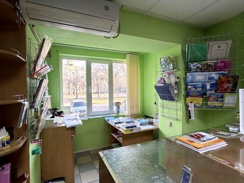 комерційна за адресою Свято-Миколаївська вул. (Леніна), 28