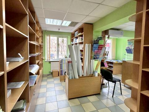 комерційна за адресою Свято-Миколаївська вул. (Леніна), 28