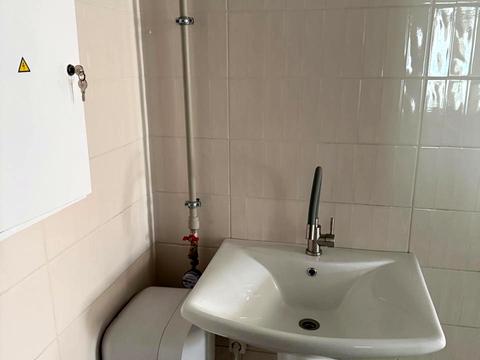 комерційна за адресою Щаслива вул., 11