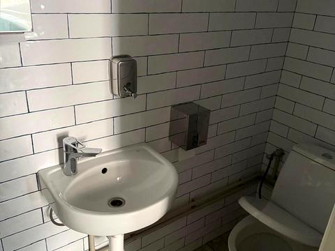 комерційна за адресою Щаслива вул., 11