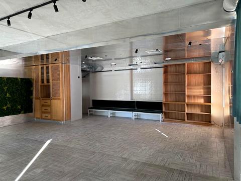 комерційна за адресою Щаслива вул., 11