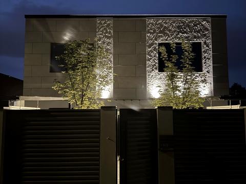 будинок за адресою Листопадна вул.