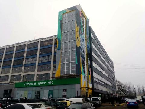 комерційна за адресою Миколи Грінченка вул., 18