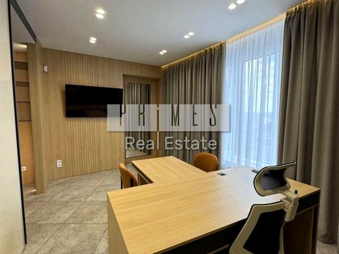 комерційна за адресою Київ, Правобережна вул., 12