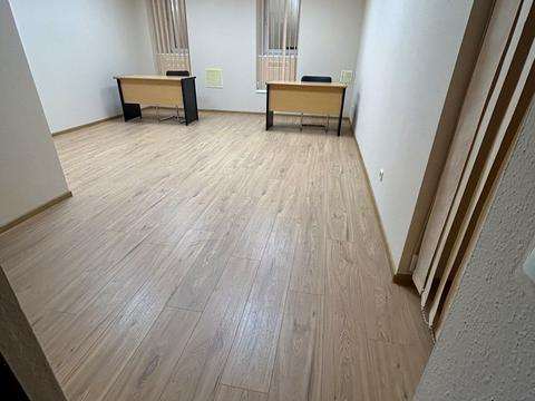 комерційна за адресою Інститутська вул., 19-В