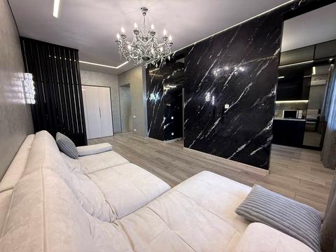 квартира за адресою Захисників України пл. (Визволення), 3