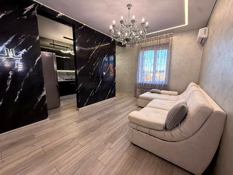 квартира за адресою Захисників України пл. (Визволення), 3