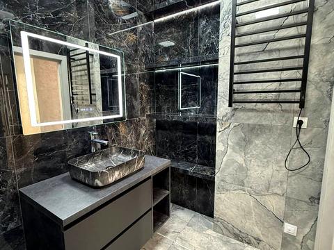 квартира за адресою Захисників України пл. (Визволення), 3