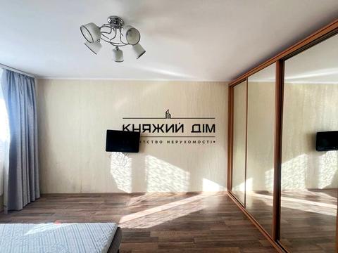 квартира за адресою Академіка Вернадського бульв., 24