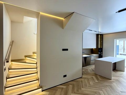 дом по адресу піддубна, 7