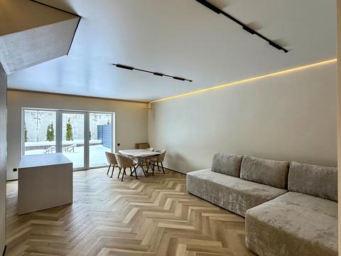 дом по адресу піддубна, 7