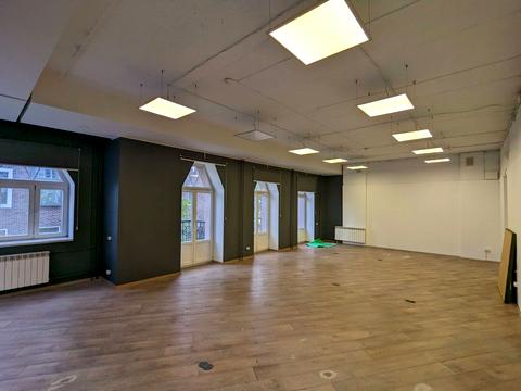 комерційна за адресою Воздвиженська вул., 10-А