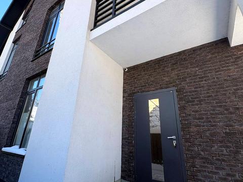 дом по адресу Евгения Коновальца ул.