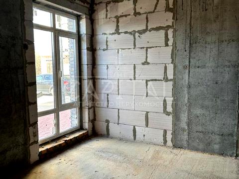 комерційна за адресою Молодіжна вул., 7