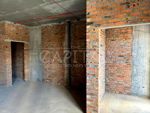 комерційна за адресою Молодіжна вул., 7